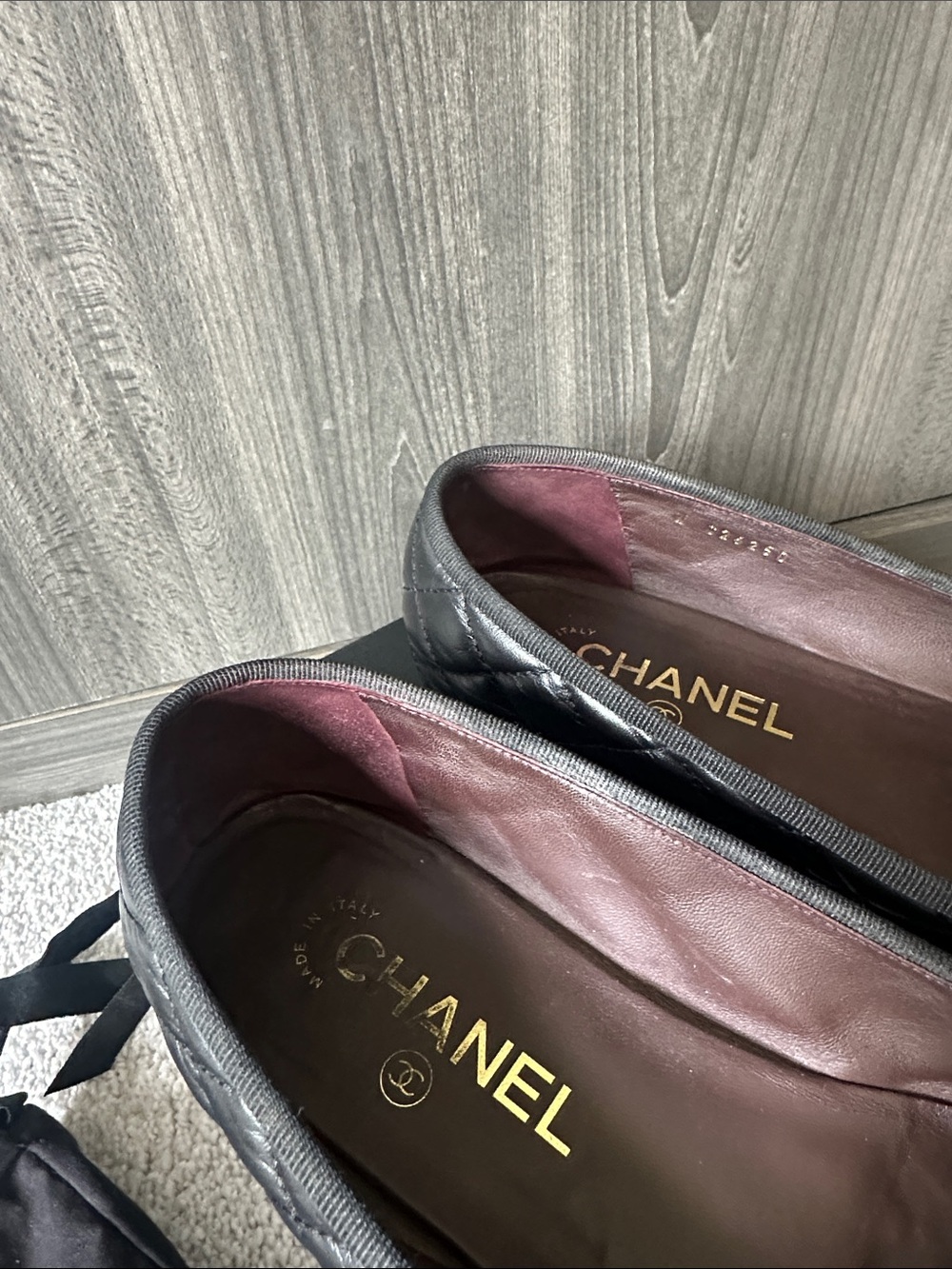 CHANEL Black Quilted Leather Ballet Flats with CC Motif - Picture 7 of 8